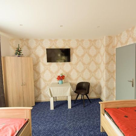 Mainzimmer - Business Apartments Hasloch  エクステリア 写真