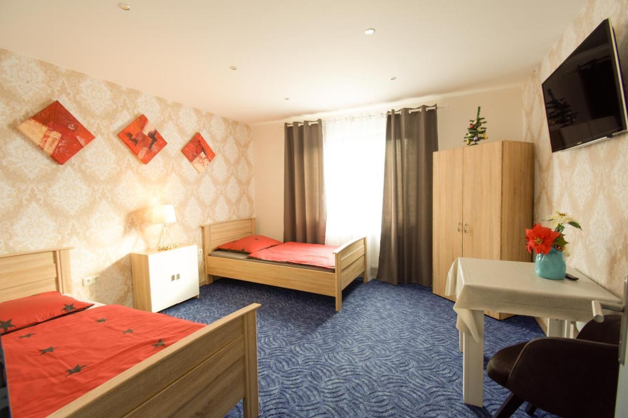 Mainzimmer - Business Apartments Hasloch  エクステリア 写真