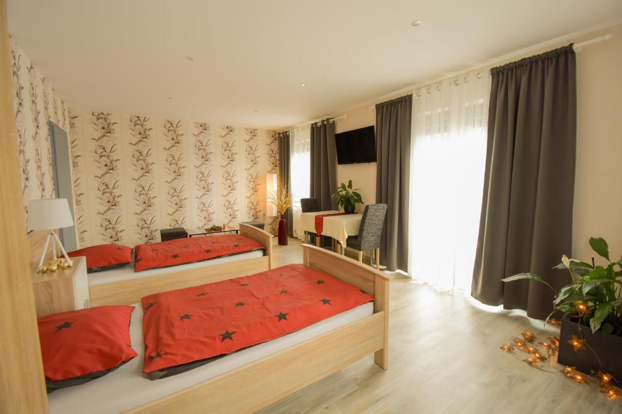 Mainzimmer - Business Apartments Hasloch  エクステリア 写真
