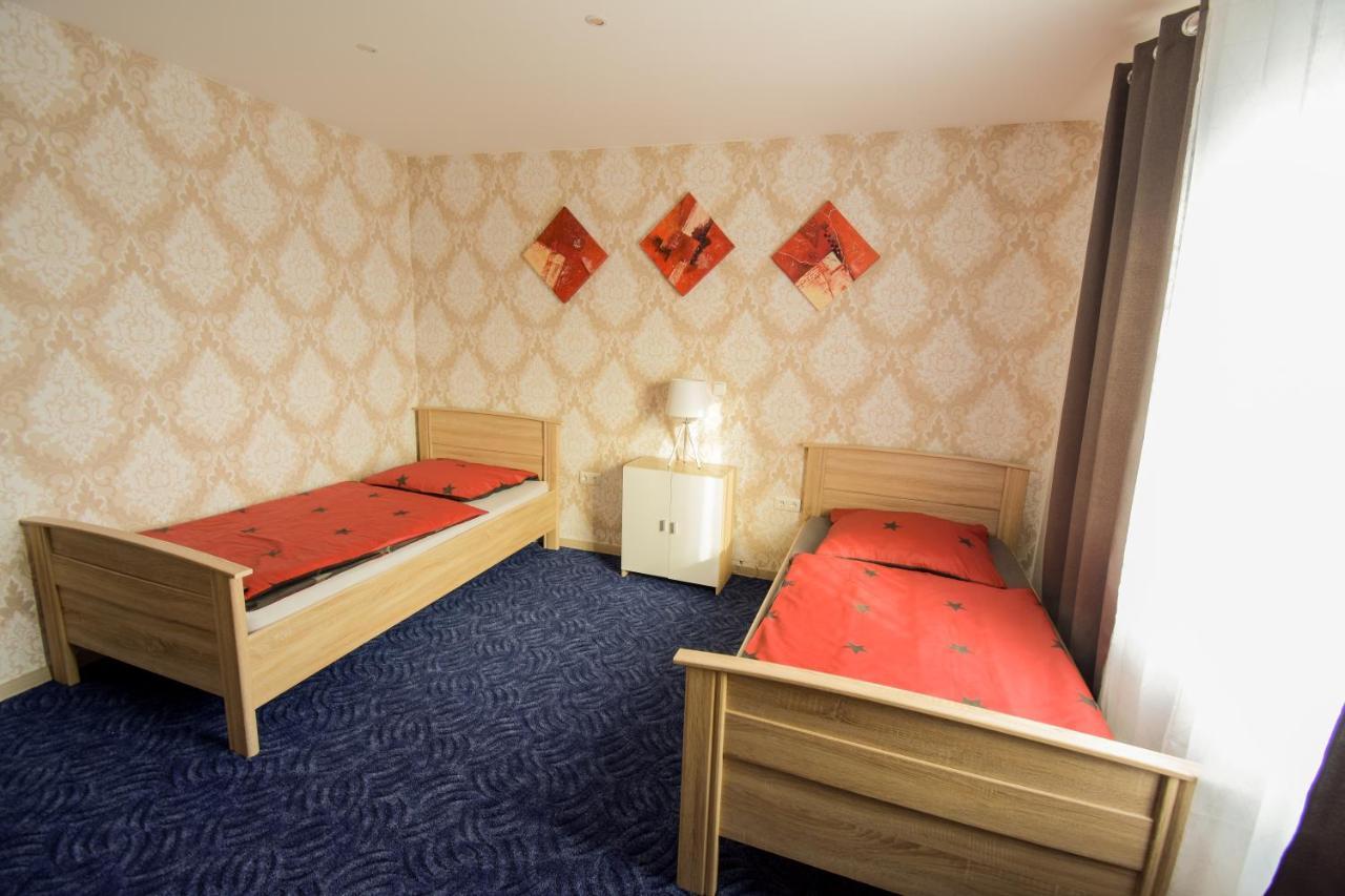 Mainzimmer - Business Apartments Hasloch  エクステリア 写真