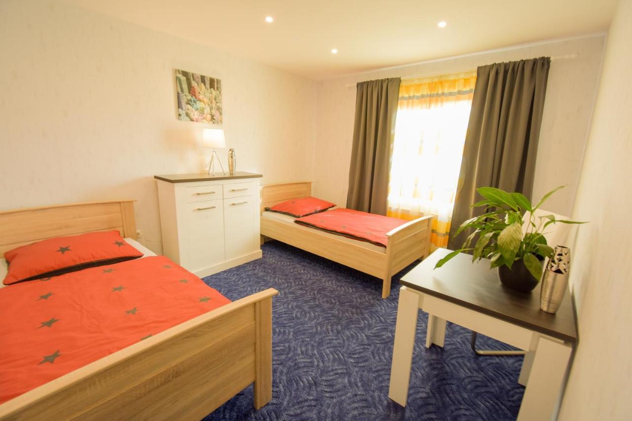Mainzimmer - Business Apartments Hasloch  エクステリア 写真