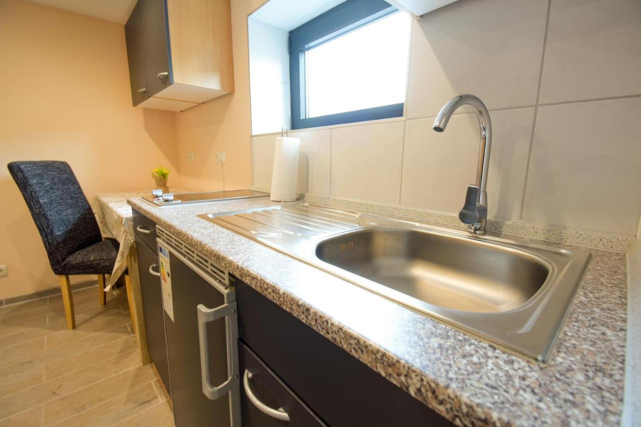 Mainzimmer - Business Apartments Hasloch  エクステリア 写真
