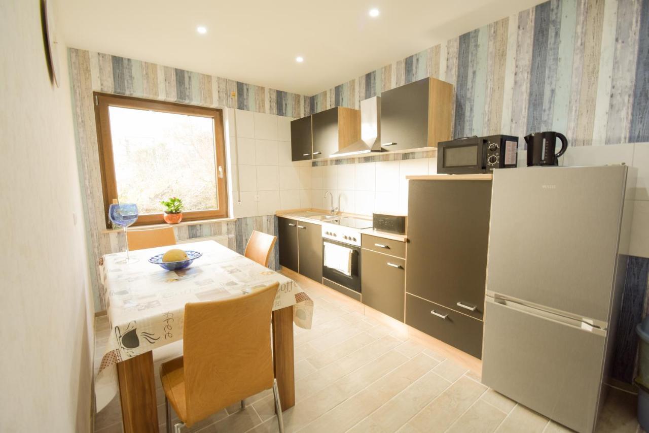 Mainzimmer - Business Apartments Hasloch  エクステリア 写真